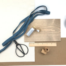 Load image into Gallery viewer, Thread Wax, Rainwashed