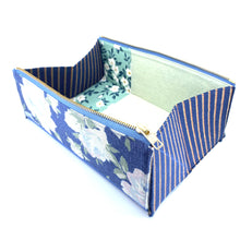 Load image into Gallery viewer, Zip-Up Tray 10